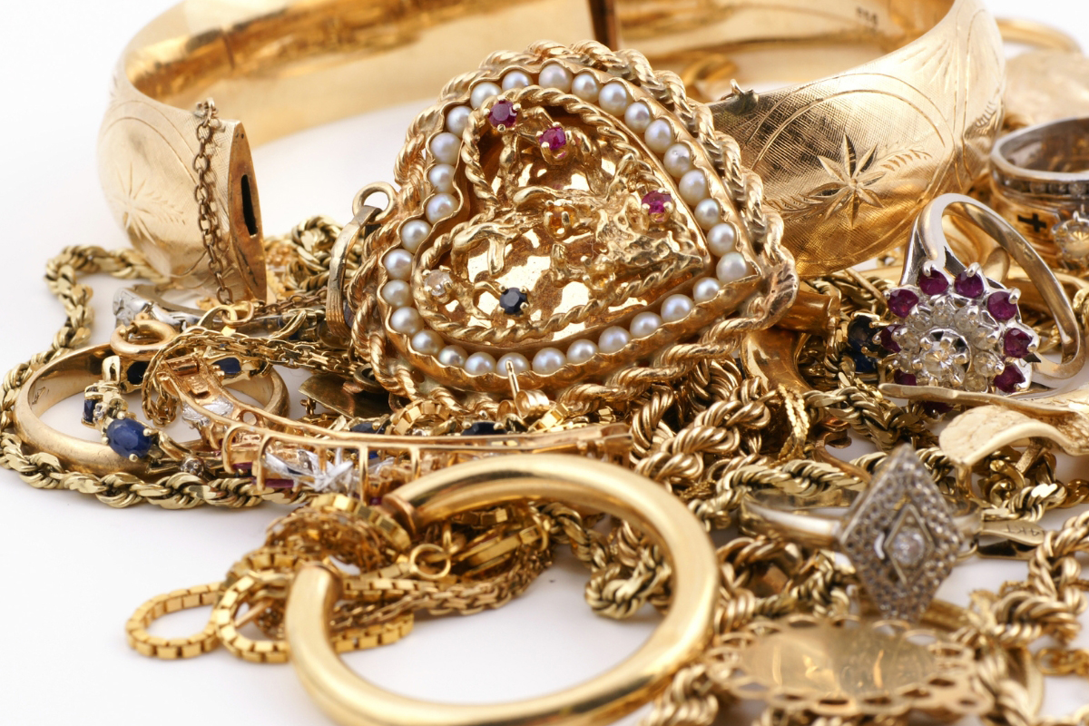 Selling Large Collections of Jewelry, Coins, and Precious Metals
