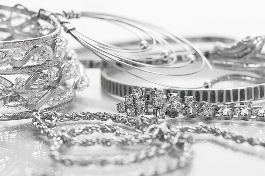 Can You Sell Damaged Silver Jewelry for Cash